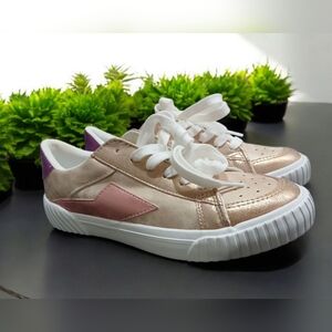 New Blowfish Malibu Metallic Pink Purple Sneakers Woman's size 8